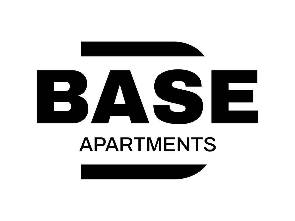 Base Apartment *